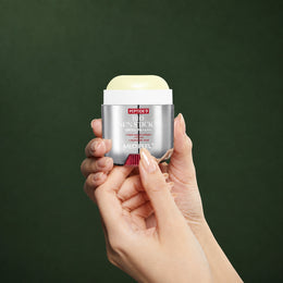MEDIPEEL Peptide 9 Bio Sun Stick Pro SPF50+ PA++++ 19g MEDIPEEL – vue 4 sur fond vert profond.