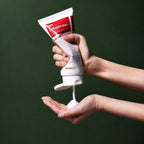 Mousse Nettoyante Red Lacto Collagen 2.0 MEDIPEEL – vue 3 sur fond vert profond.