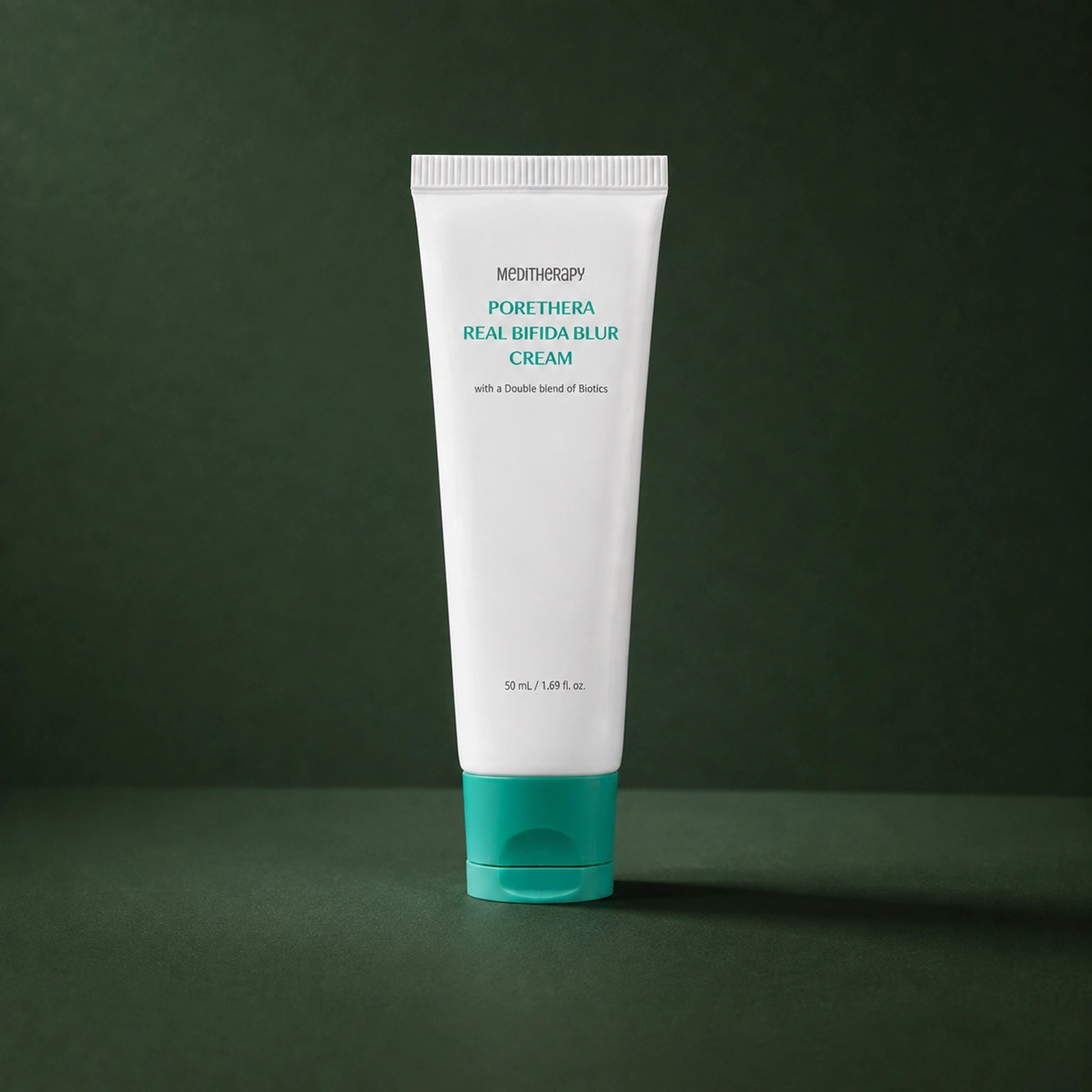 MEDITHERAPY Porethera Real Bifida Blur Cream 50ml MEDITHERAPY – vue 3 sur fond vert profond.
