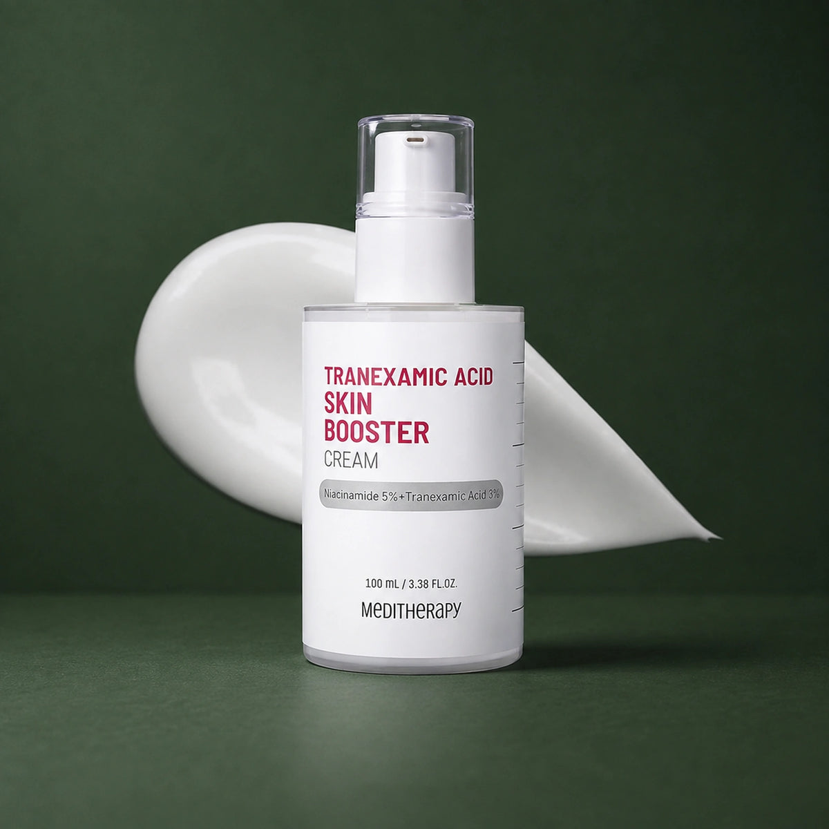 MEDITHERAPY Tranexamic Acid Skin Booster Cream 100ml MEDITHERAPY – vue principale sur fond vert profond.