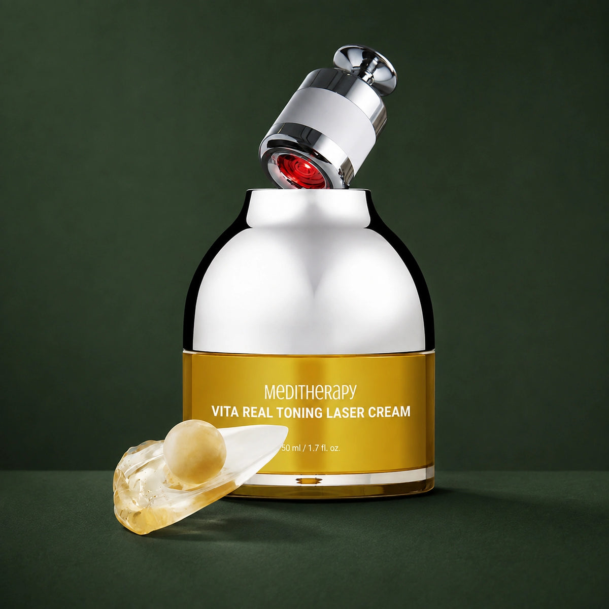 MEDITHERAPY Vita Real Toning Laser Cream 50ml + LED Device Set MEDITHERAPY – vue principale sur fond vert profond.