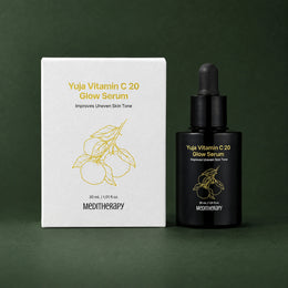 MEDITHERAPY Yuja Vitamin C 20 Glow Serum 30ml MEDITHERAPY – vue principale sur fond vert profond.
