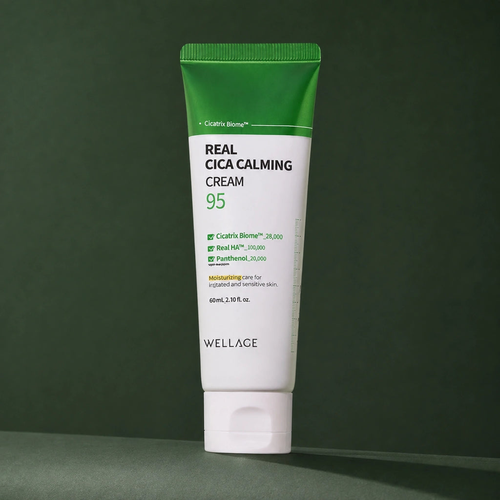 Crème Apaisante Cica 95 WELLAGE sur fond vert profond