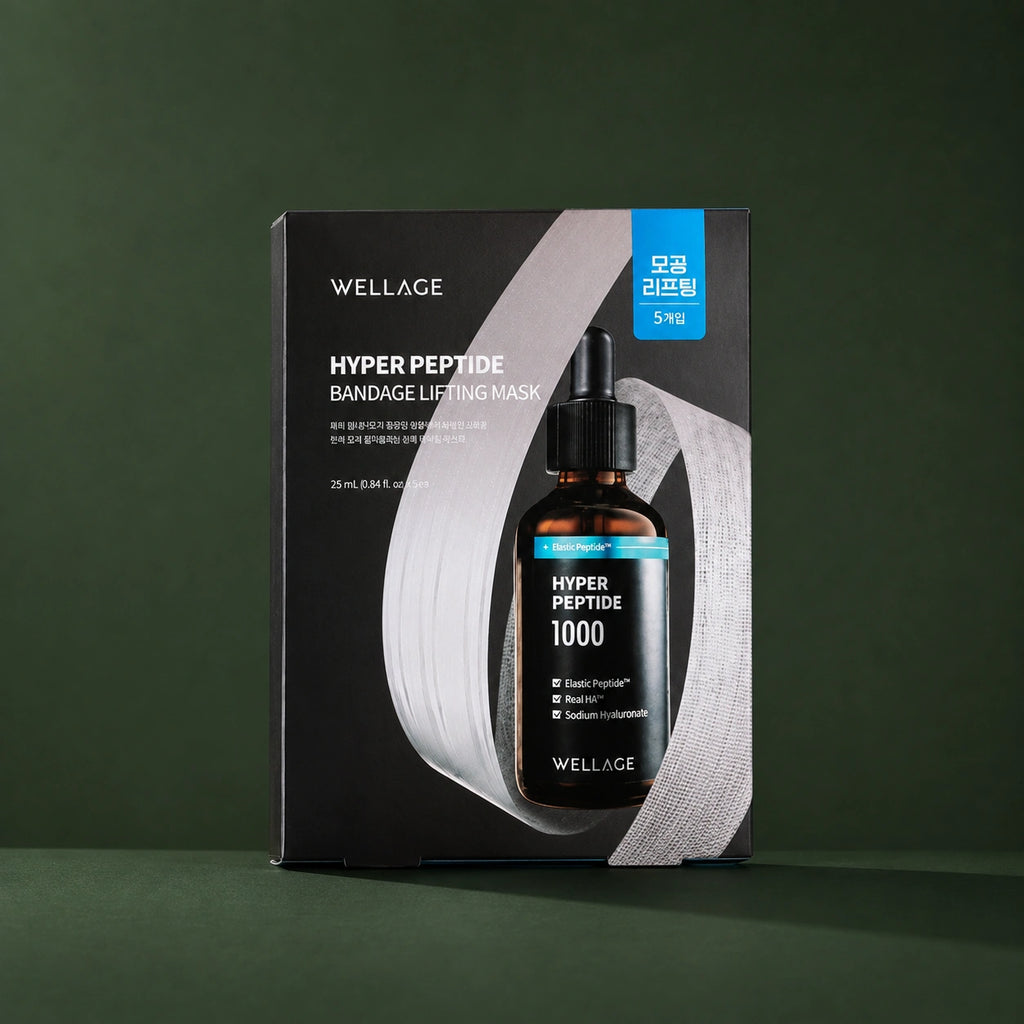 Masque Tissu Liftant aux Peptides WELLAGE sur fond vert profond